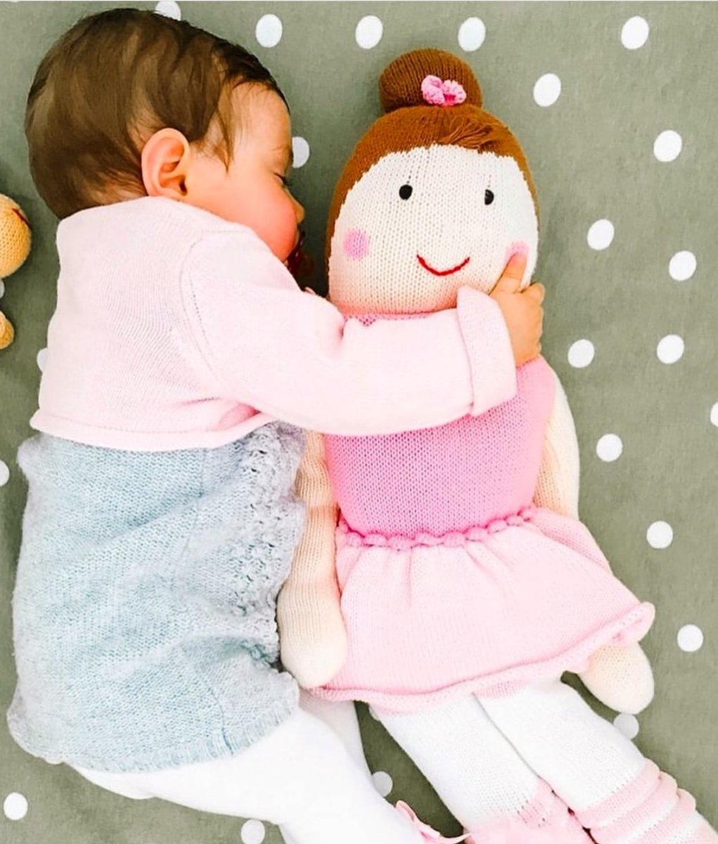 Fridays are for snuggles 👯😊💕

Hope everyone had a safe &amp; healthy week! Tag us @Zubels with your little one and their #Zubels so we can see them and share the cuteness! ☀️

#handcrafteddolls #handknitdolls #madebyartisans #knitdolls #stuffedanimals #ballerinas #ballerina
