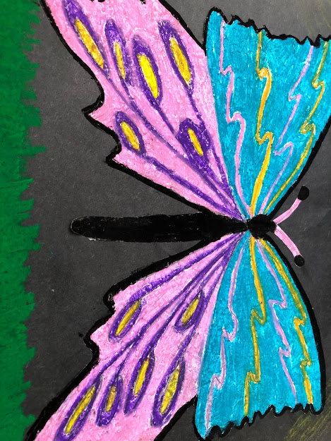knamespe15's tweet photo. Friday #MathDay for #WCDSBAwesome #STEAMDays symmetry art #ExploringMathConcepts #ArtAndMath #FineMotorSkills #CreateBeautyEveryday #EngagingStudents #YoungArtists #Homeschooling2020 @stmargaretscot https://t.co/CWh5ONqqZG