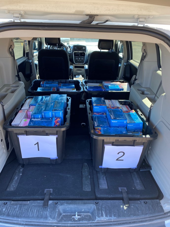 FlemingCollege's tweet photo. Fleming College is proud to serve our amazing communities. We have donated 13,000 pairs of gloves to St. Joseph's at Fleming, Fairhaven, and @extendicare - Lakefield. #InThisTogether https://t.co/0BARvl2SfE