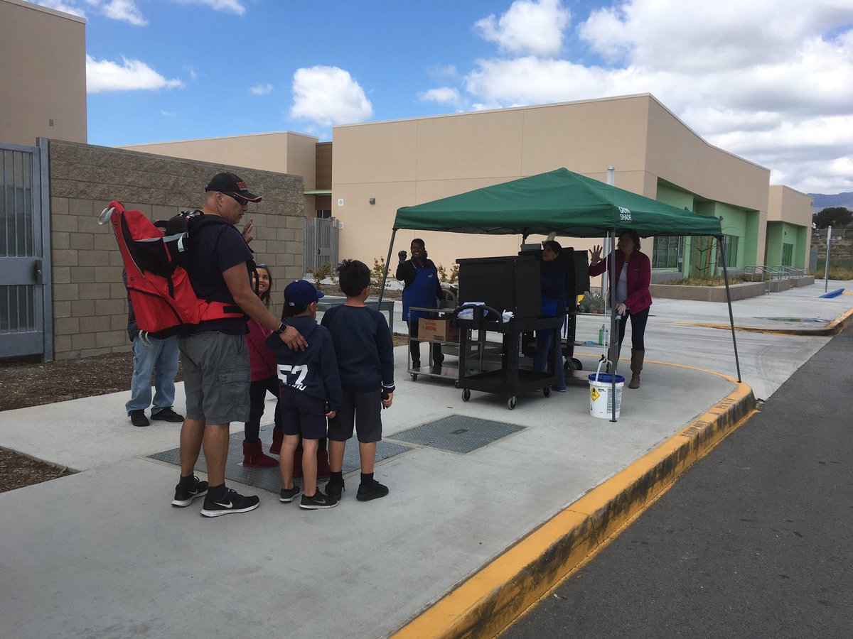 mabarn's tweet photo. Amazing team effort to support our community! #beaumontisbest @Beaumont_SD @tdav8 @HawkHammer53 https://t.co/RPT9Gd1d3Z