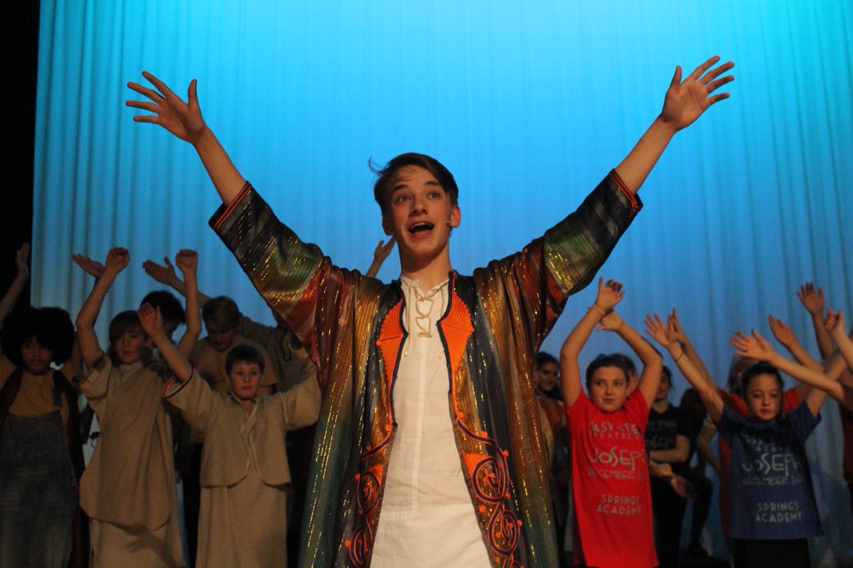 Easystreetsheff's tweet photo. HAPPY WORLD THEATRE DAY from all of us at Easy Street! To celebrate we are throwing it back to 2016 with our production of Joseph And The Amazing Technicolour Dream Coat 🌈🎭🎼 #gogogojoe #josephandtheamazingtechnicolordreamcoat #performing #worldtheatreday #musicaltheatre https://t.co/XYS01B7wop