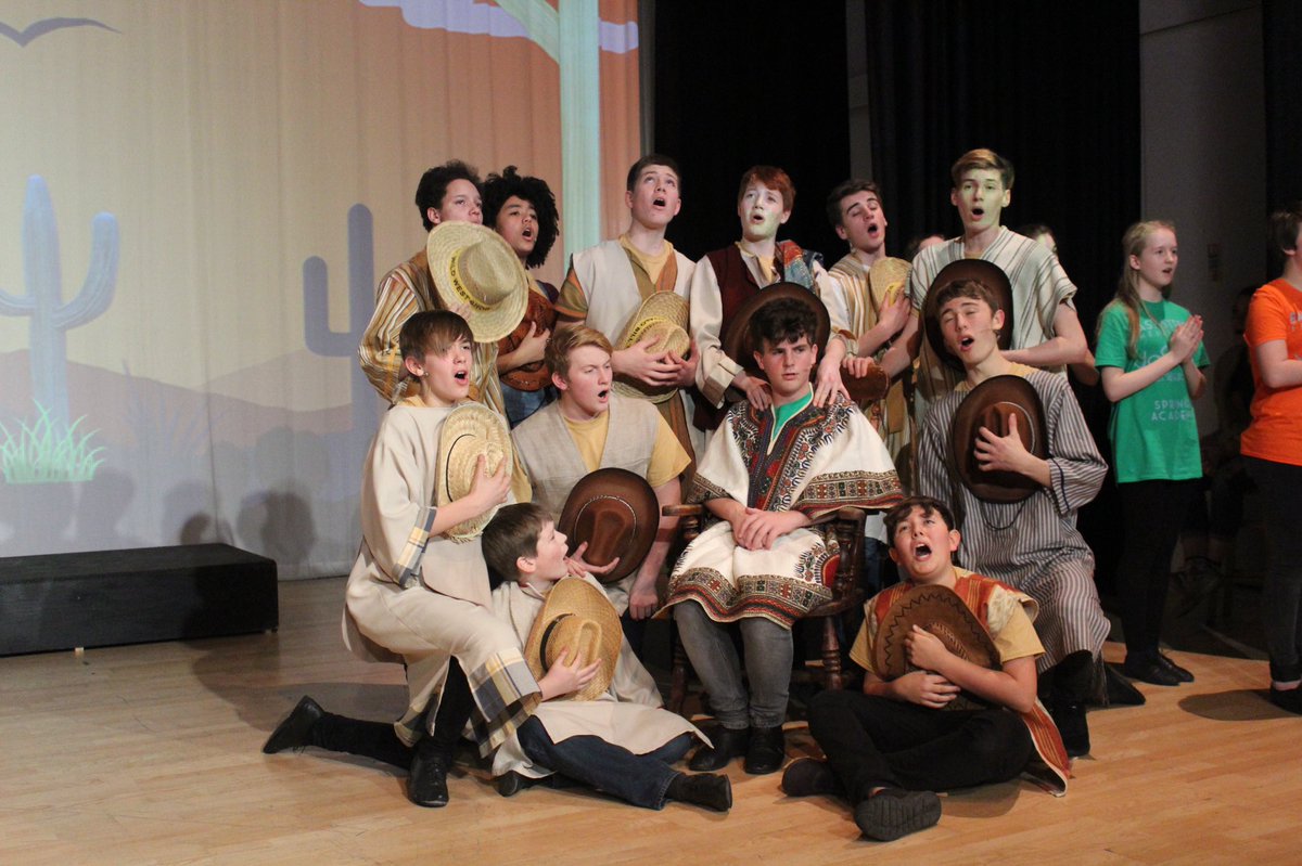 Easystreetsheff's tweet photo. HAPPY WORLD THEATRE DAY from all of us at Easy Street! To celebrate we are throwing it back to 2016 with our production of Joseph And The Amazing Technicolour Dream Coat 🌈🎭🎼 #gogogojoe #josephandtheamazingtechnicolordreamcoat #performing #worldtheatreday #musicaltheatre https://t.co/XYS01B7wop