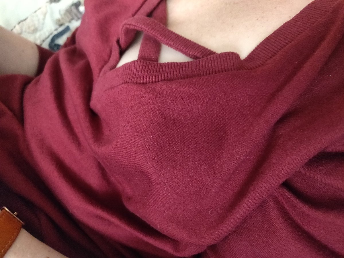 mylilseacrets's tweet image. Day 5 working from home. 

I love: Working in yoga pants.
I hate: Forgetting to wear a bra on video conferences.

#braless #yogapants #workfromhomefail