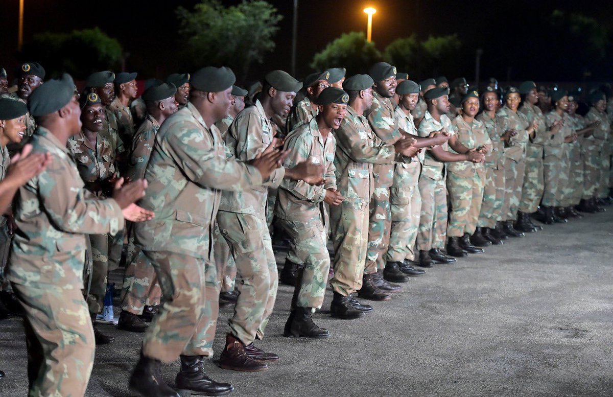 JacksonMthembu_'s tweet photo. A big thank you to our health workers , the police and our glorious army for fighting this #CoronaVirusSA deadly invisible enemy . In the next 20 days of the #LockDownSA we will be with you as we #StayAtHomeSa to stop the rapid spread of the #Covid19 and #saveourlives . https://t.co/ZUpTA5uaJ1