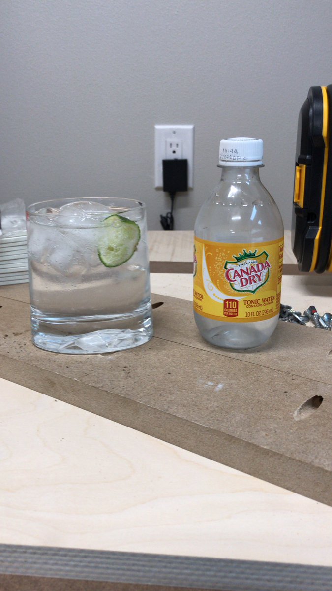 broded1's tweet image. #SocialDistanacing #vodkatonic