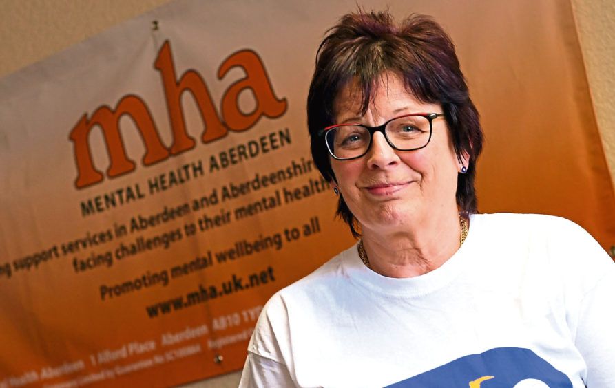 Aberdeen mental health charity appealing for phones to give support during coronavirus crisis  buff.ly/2JgL4dU