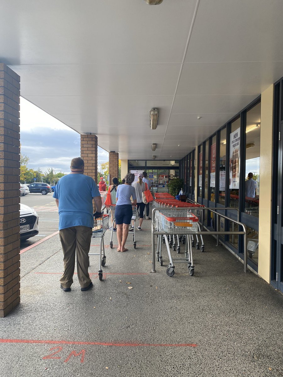 annafifield's tweet photo. A little story about something that made me happy yesterday, a day that I was banned from returning to China and my colleague was forced to hand in his press card: I went to the supermarket for the first time since New Zealand went into lockdown. Here’s what happened https://t.co/rSDSrdhQXM