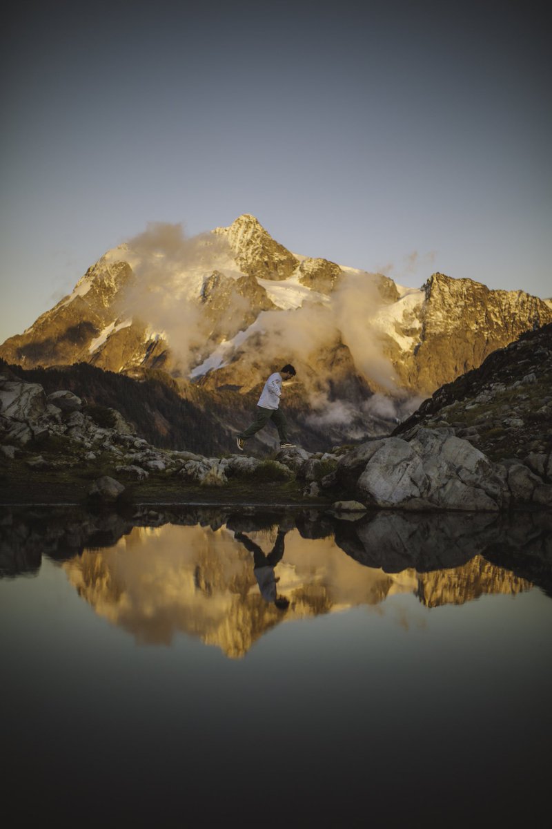 johncwingfield's tweet photo. alpenglow https://t.co/7LEGxzQry4