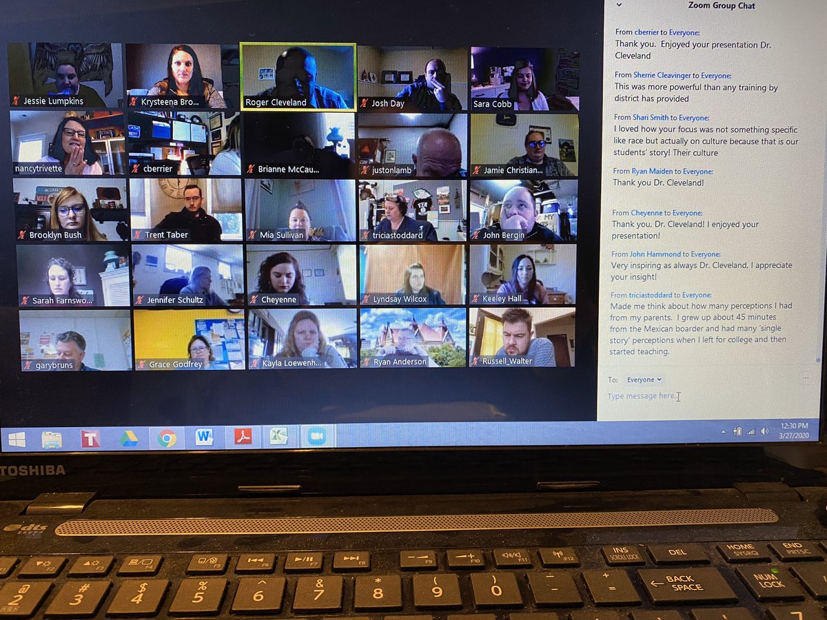 ElmwoodFFA's tweet photo. Mrs. Lawrence has been busy attending a “Digital” Professional Development Conference the last few days with over 100 teachers from all over the US! She may have missed out on some spirit day attire but has enhanced her technology skills that were very much lacking! #CASEinaBOX https://t.co/iN63FsktSJ