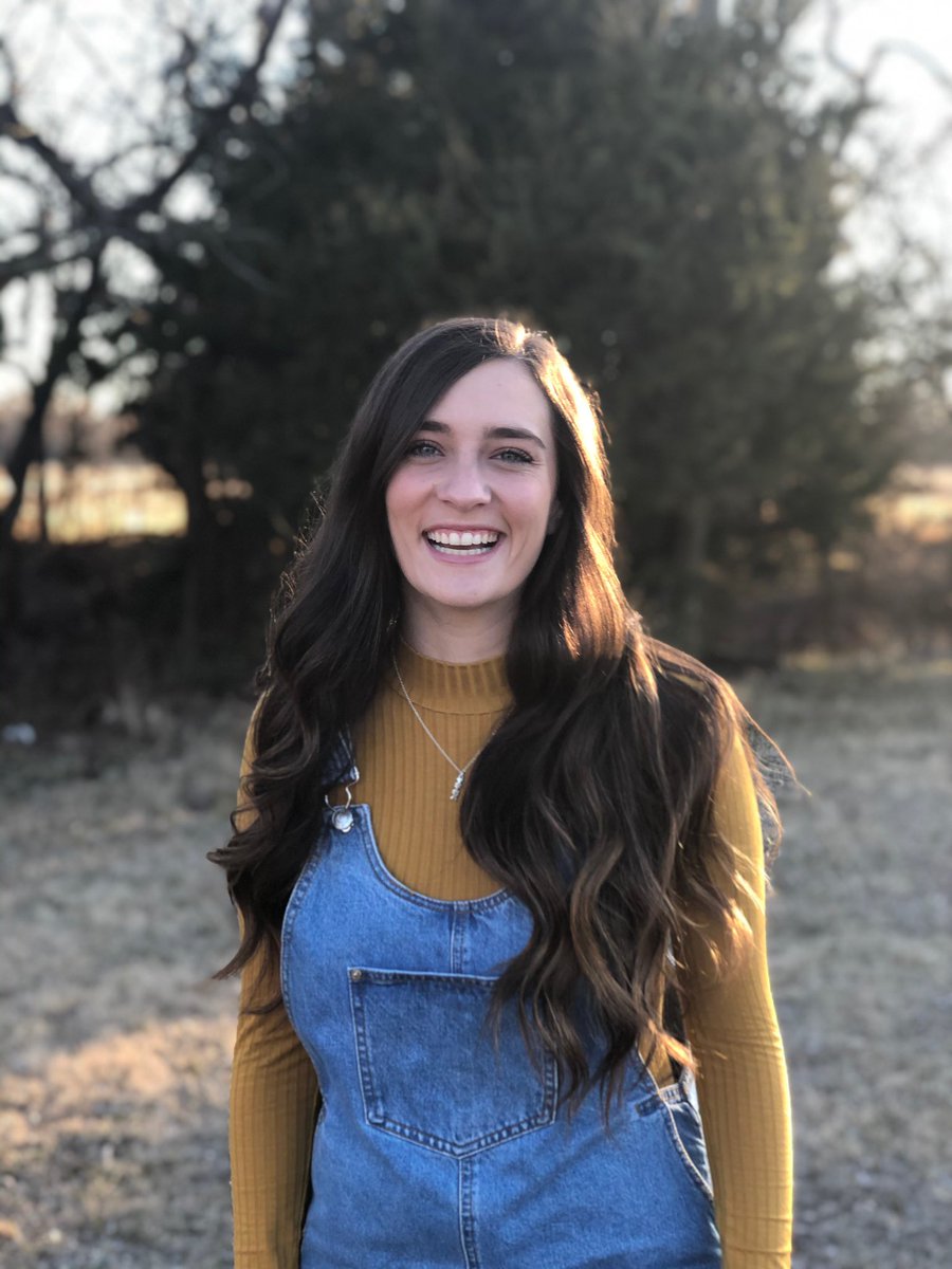 swosuthetaphi's tweet photo. S I G M A  S P O T L I G H T
Bri is a sophomore at SWOSU, majoring in elementary education. Her favorite food is a toss up between Chick-fil-a and chicken alfredo! Her favorite color is teal and she LOVES to paint! #rushsigma https://t.co/rkckivgZTn