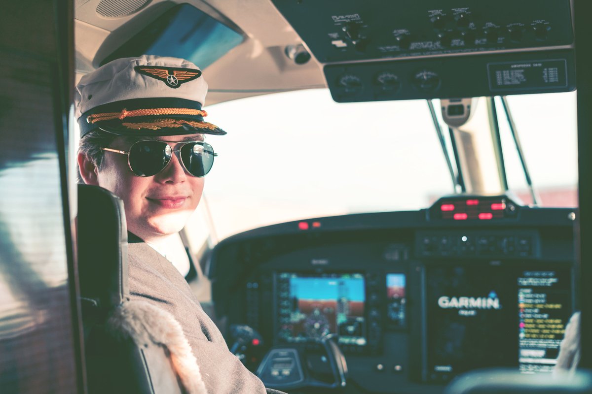 airchoiceone's tweet photo. Happy World Theatre Day! We wanted to share some photos of the production of "Catch Me If You Can" that did their promotional photos at the @flyFOD last year! RT us a gif of your favorite play! 
#Theatre #WorldTheatreDay #Pilot #Plane #AirChoiceOne #PanAm #CatchMeIfYouCan #Iowa https://t.co/yhxwYzbOqH