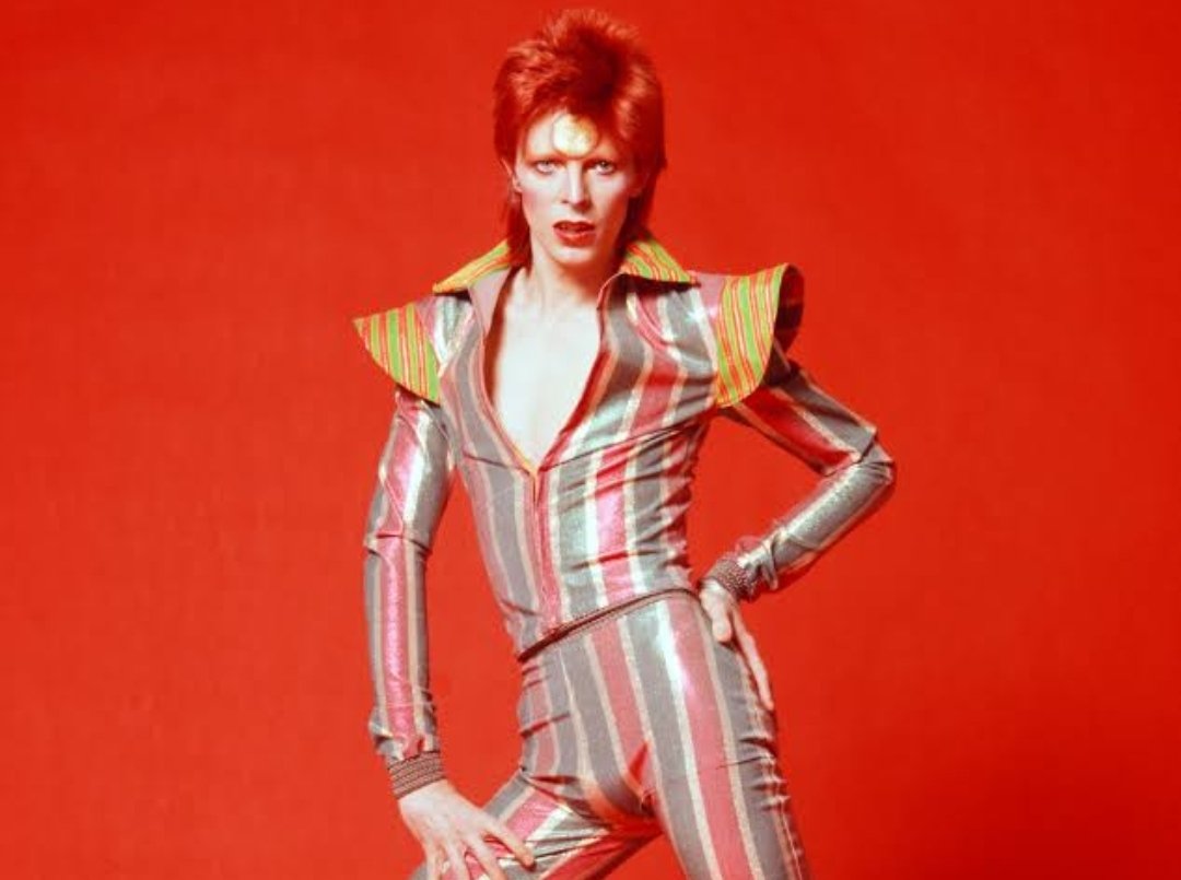 UnaHumildePapa's tweet photo. Bad Bunny llegó para revolucionar TODOS los estándares de cambiar y estereotipos de la masculinidad y feminismo...

Freddie Mercury
David Bowie
Iggy Pop
Robert Plan

¡BITCH PLEASE!😎 https://t.co/6tRxGkK9bV