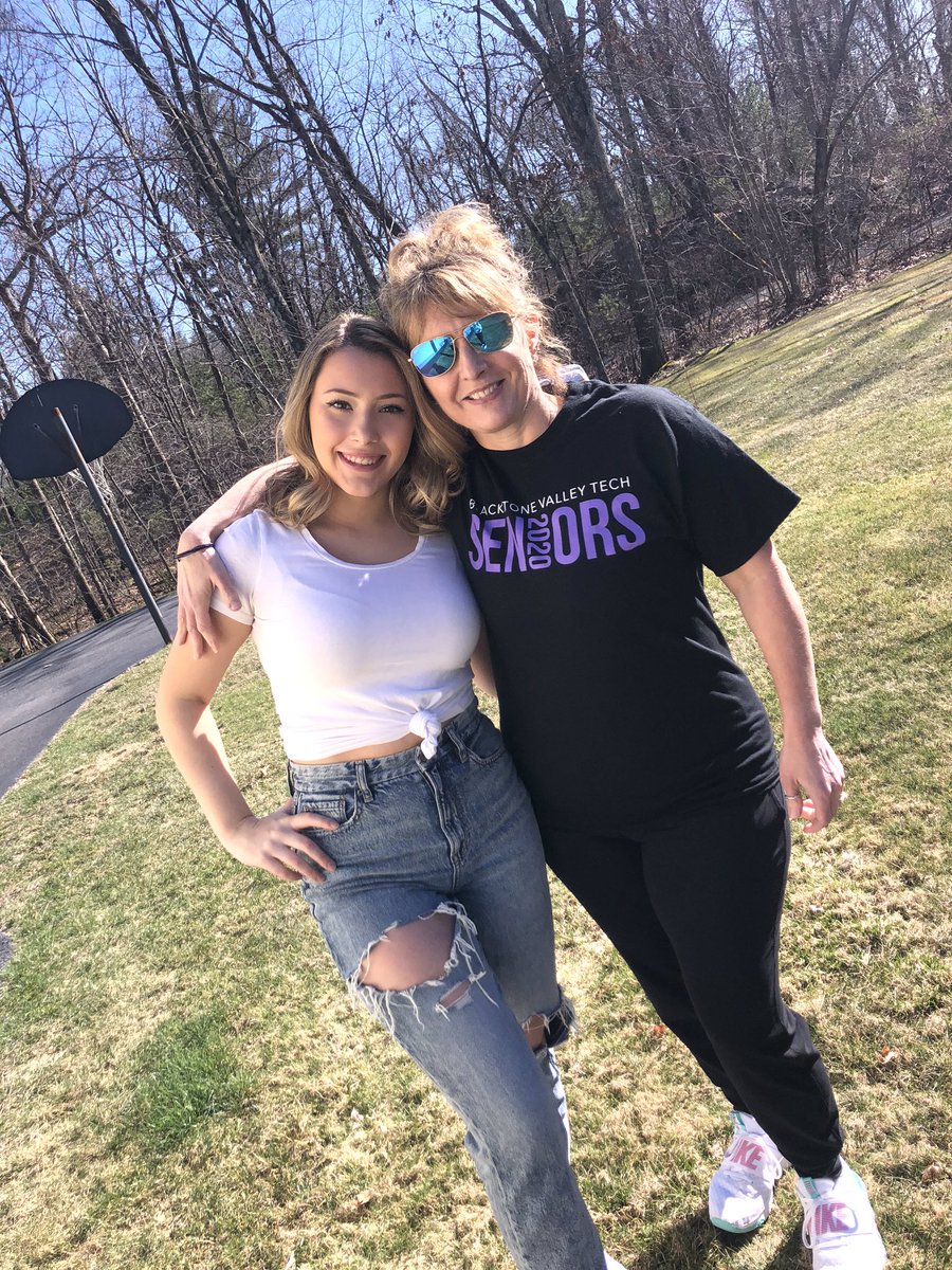 BVT Spirit Day!!! I appreciate this <a href="/BVTHighSchool/">BVT</a> Senior <a href="/_paigeexoxo_/">Paige Garrison</a> very much as with all my other seniors whom I teach. The class of 2020 will never be forgotten!!!!!! I ❤️ BVT. #25years #bvtdigitalspirit <a href="/BVTStuco/">Bvt Stuco</a>