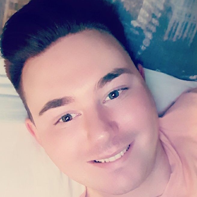 callmemother96's tweet photo. Feel like a new picture is needed after 2years. 💙 #lgbt #NewProfilePic #Scottish https://t.co/S64r1VJkUZ