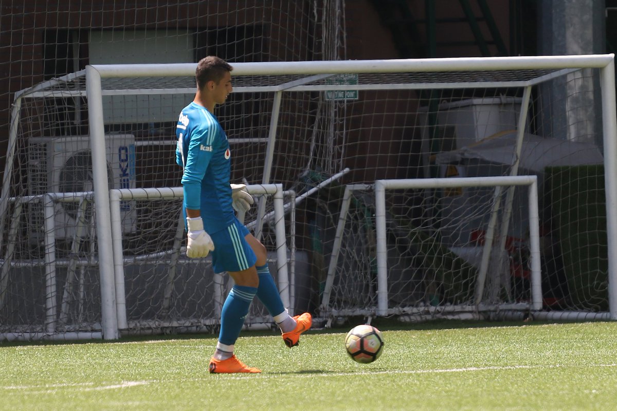 Yağmurlu bir günde görmüştüm seni... 🦅🦅