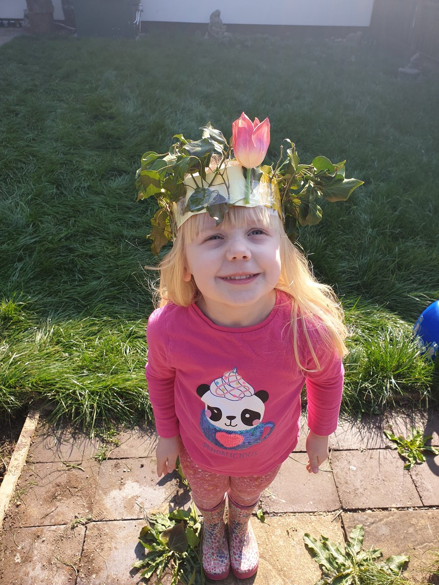 Heather89149701's tweet photo. @StevenKynman @CBeebiesHQ Florence loved your message. She didnt want to be stuck inside dusting for Justin. So she went outside and found things to make an easter crown. Thanks for your lovely message Robert the Robot https://t.co/6mw9OX5Ppw