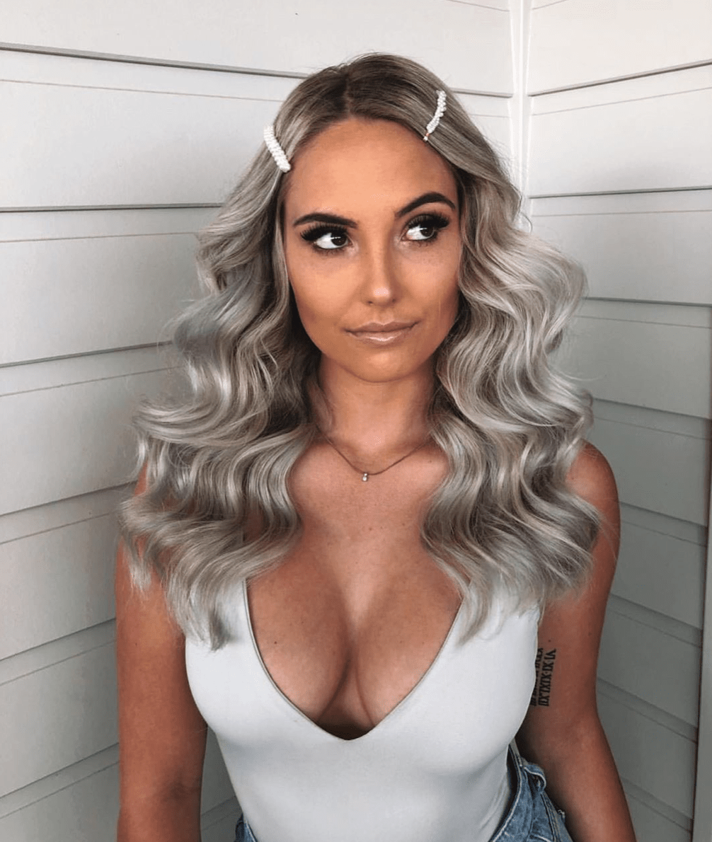 crazyforus's tweet photo. Bye, bye beach waves. Welcome Hollywood curls!; #HollywoodCurls #BeachWaves #HairWaves #CurlyHair https://t.co/GcnxN3vq0O https://t.co/aKFzeQnzcx