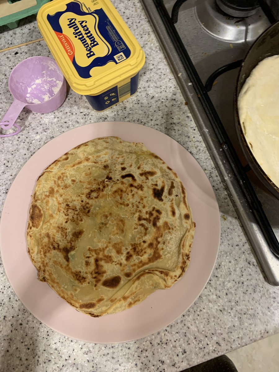 SayyTheOT's tweet photo. Day 10 (?) of #SelfIsolation and I decided to channel my inner indian to make aloo paratha (potato flatbreads) from scratch.

(Took me 2.5 hours but so pleased with the results- look how round they are 😅😆)

#IsolationLife #MeaningfulOccupations #AlwaysanOT #RoundRotis https://t.co/KD3dPYZhcK