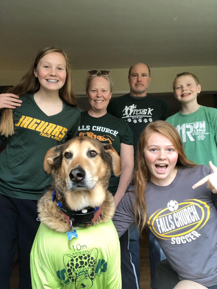 FchsLeadership's tweet photo. But does your WHOLE FAMILY have #FCHSspirit ?!?!? Gagermier Spirit STRONG 👏🏻👏🏻👏🏻👏🏻👏🏻@FCjagsathletics #WeAreFC https://t.co/IPmVBwLNDQ