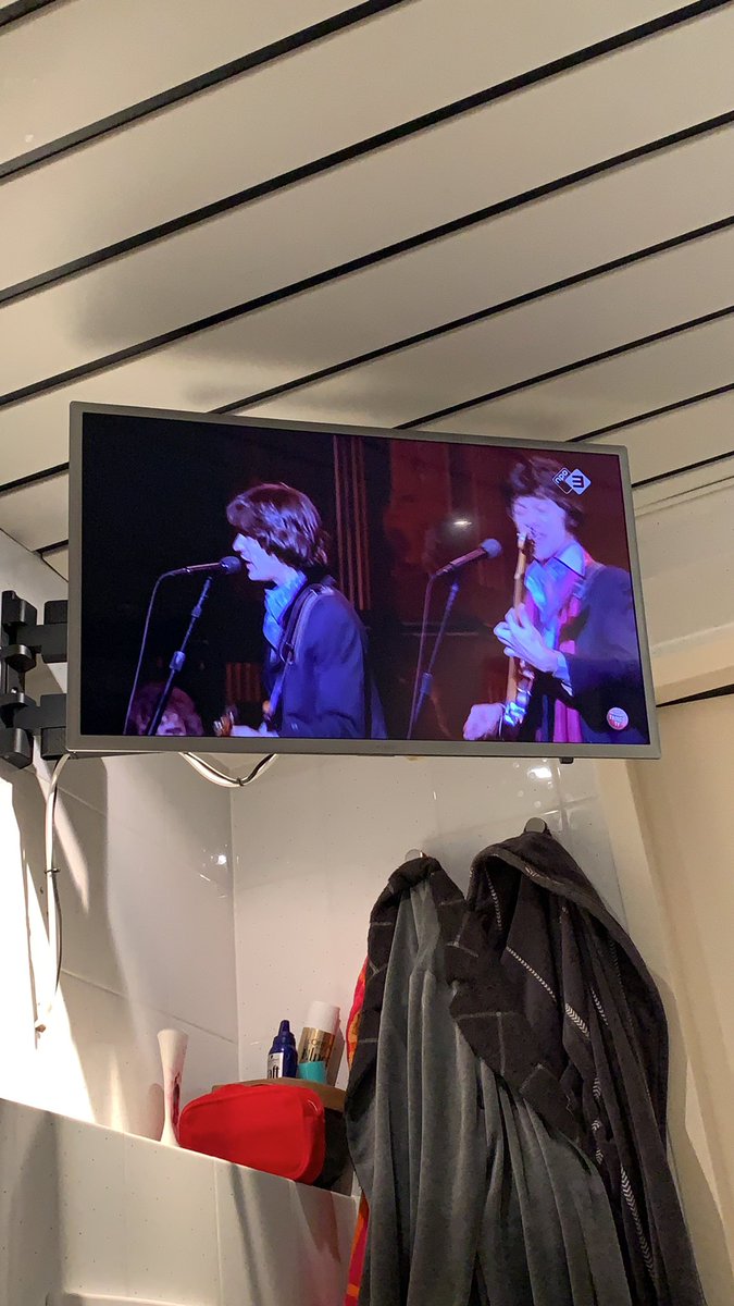 Valsterp's tweet photo. #ZooToff!!!! @dwdd #TroostTV op @NPO3 begint #TheLastWaltz het afscheidsconcert van #TheBand met allemaal #Oude #TopArtiesten #Genieten https://t.co/eyQjFzmhTc