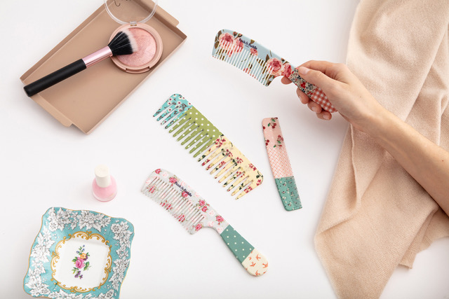 FrenchieMummy's tweet photo. 💖 MOTHER'S DAY GIVEAWAY 💖  #ad

Win a Rock &amp; Ruddle Vintage Brush and Comb Set Worth £42.50

To enter RT &amp; FOLLOW FrenchieMummy &amp; @rockandruddle_ 

https://t.co/FIoHaiZoqA

 #hairbrush #comp #rockandruddle win #freebies https://t.co/7LzuZ6kfmV