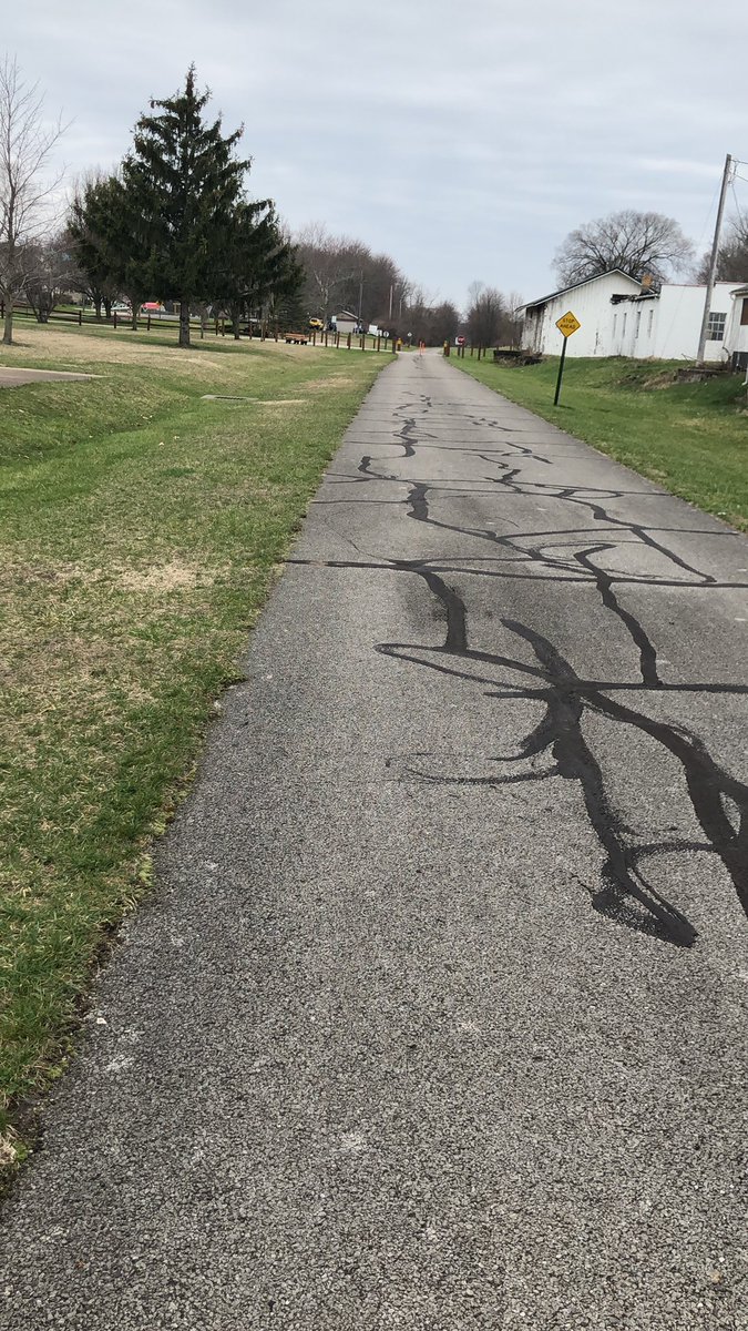 hmbhannahh's tweet photo. #vhsisfit took a walk today even though it’s too cold for my liking https://t.co/FUX5OwMUJ8