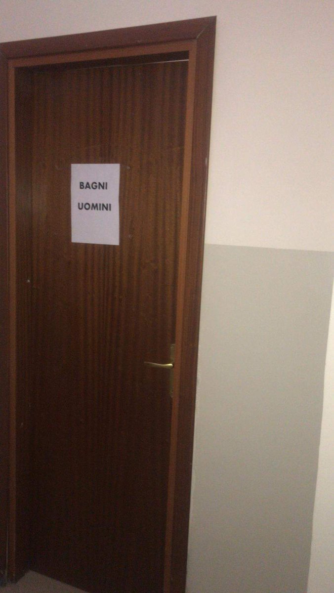CoesioneN's tweet photo. #raccontareCOVID19 #dormitoriocomunale 
Al dormitorio torna a funzionare l'ascensore, sono stati consegnati i nuovi bagni, ci si prepara, nel rispetto delle distanze di sicurezza, ad ampliare la fascia oraria di accoglienza per circa 50 ospiti. https://t.co/uVSWszjb9g