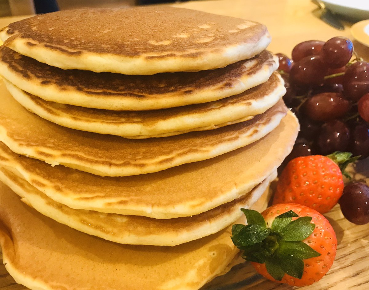 St_ColmansHE's tweet photo. Here is my best pancake recipe for you all to try for a lazy brunch tomorrow🥞🍯🍊.Orange zest can be omitted. Mix flour, baking powder &amp; milk in a jug. Whisk in sugar, egg &amp; zest. Pour onto hot, greased pan. Flip when little appear in the batter. Tweet us your pics👩‍🍳@st_colmans https://t.co/u7tmntP6Yt