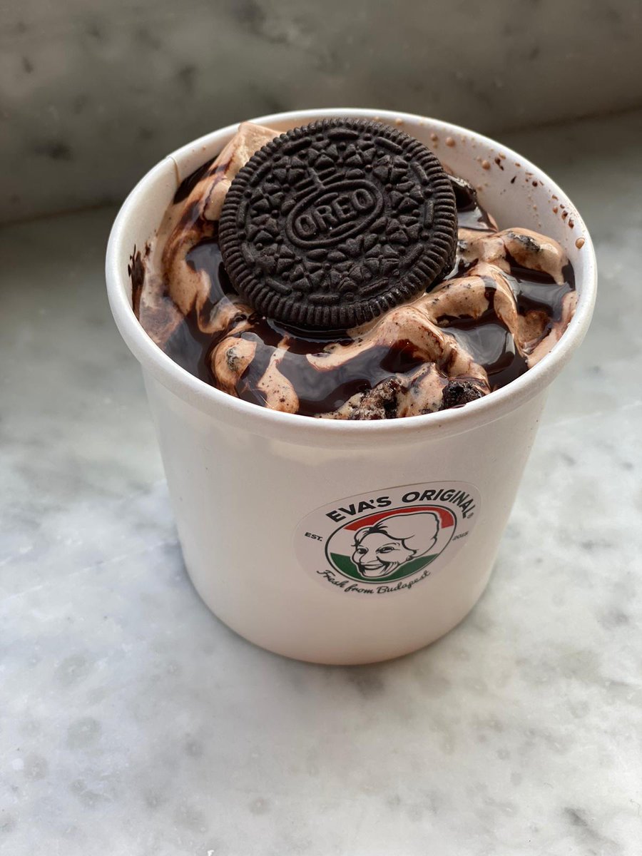 blogTO's tweet photo. Eva's Original Chimneys had to close up shop but they're now selling vegan ice cream pints when you order from Big Poppa's Vegan on delivery apps. $0.50 from every pint is donated to Daily Bread Food Bank #Toronto #PintsforPeople #deliveryTO https://t.co/YFpm060Wl7