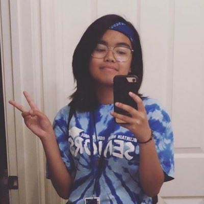 pandamaemae's tweet photo. #NewProfilePic old pic buttttttt #MHHSatHome Class of 2020 ⭐️⭐️⭐️ https://t.co/grCV3ggTSf