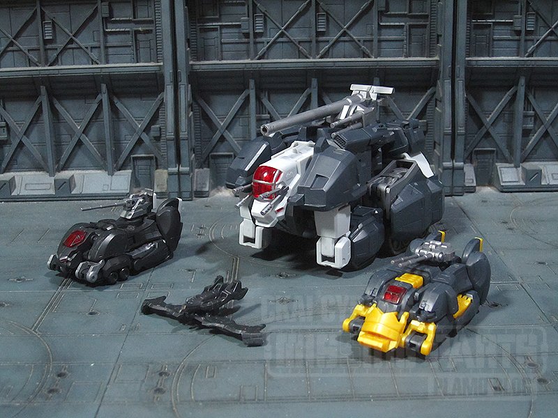 CCydek's tweet photo. It's about time I built one of my beloved Super Robot kits - DANCOUGAR! This Super Mini Pla kit is pretty cool, though it's got a lot of part-swapping to get all Beast Machines into their various modes, the end result is a solid, badass kit!
#Dancouga #Superminipla #Bandai https://t.co/3fGsG7hAgf