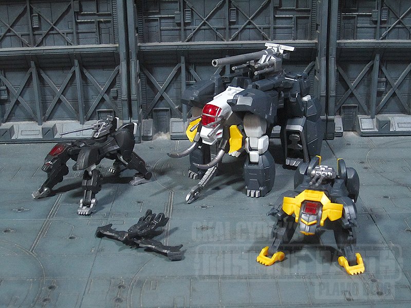 CCydek's tweet photo. It's about time I built one of my beloved Super Robot kits - DANCOUGAR! This Super Mini Pla kit is pretty cool, though it's got a lot of part-swapping to get all Beast Machines into their various modes, the end result is a solid, badass kit!
#Dancouga #Superminipla #Bandai https://t.co/3fGsG7hAgf