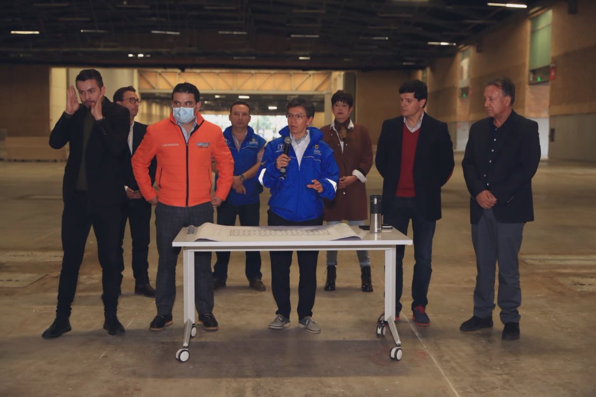 ClaudiaLopez's tweet photo. 🔴 #EnVivo| Explicamos cómo vamos a instalar 4.000 unidades de cuidados intensivos en los hospitales de Btá y cómo vamos a instalar 2.200 camas hospitalarias en @CorferiasBogota para atender la emergencia sanitaria por Covid-19.
Conéctense aquí 👉🏻 https://t.co/26ghOd1PPb https://t.co/YlhEZEObqb