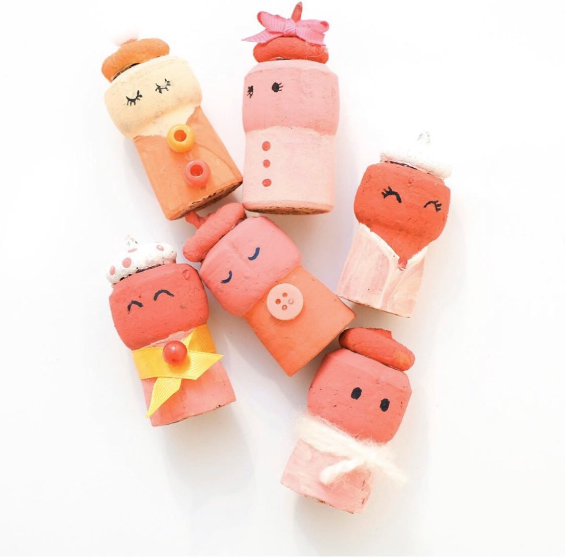 Looking for a craft night idea to do at home? Create cork art! Post your creations on IG and use #minnidesignclub to join in on the fun and for a chance to be featured 🎨