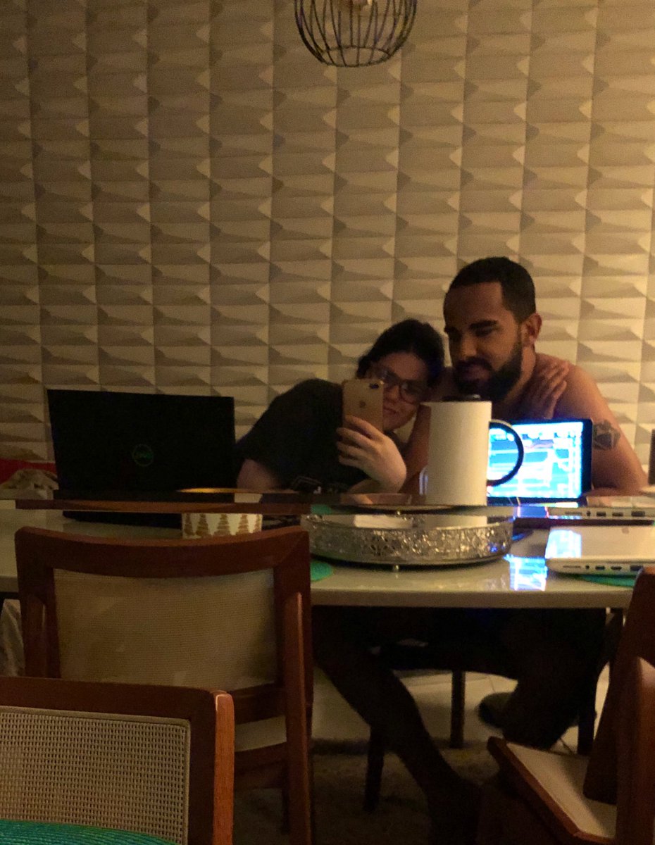 Acho que era 4:00 da manhã e a gente tinha levantado pra trabalhar, cansados e com muito sono, mas valeu a pena e sempre vai valer, te amo ❤️ <a href="/B4RBAng/">B4RBA ‎</a>