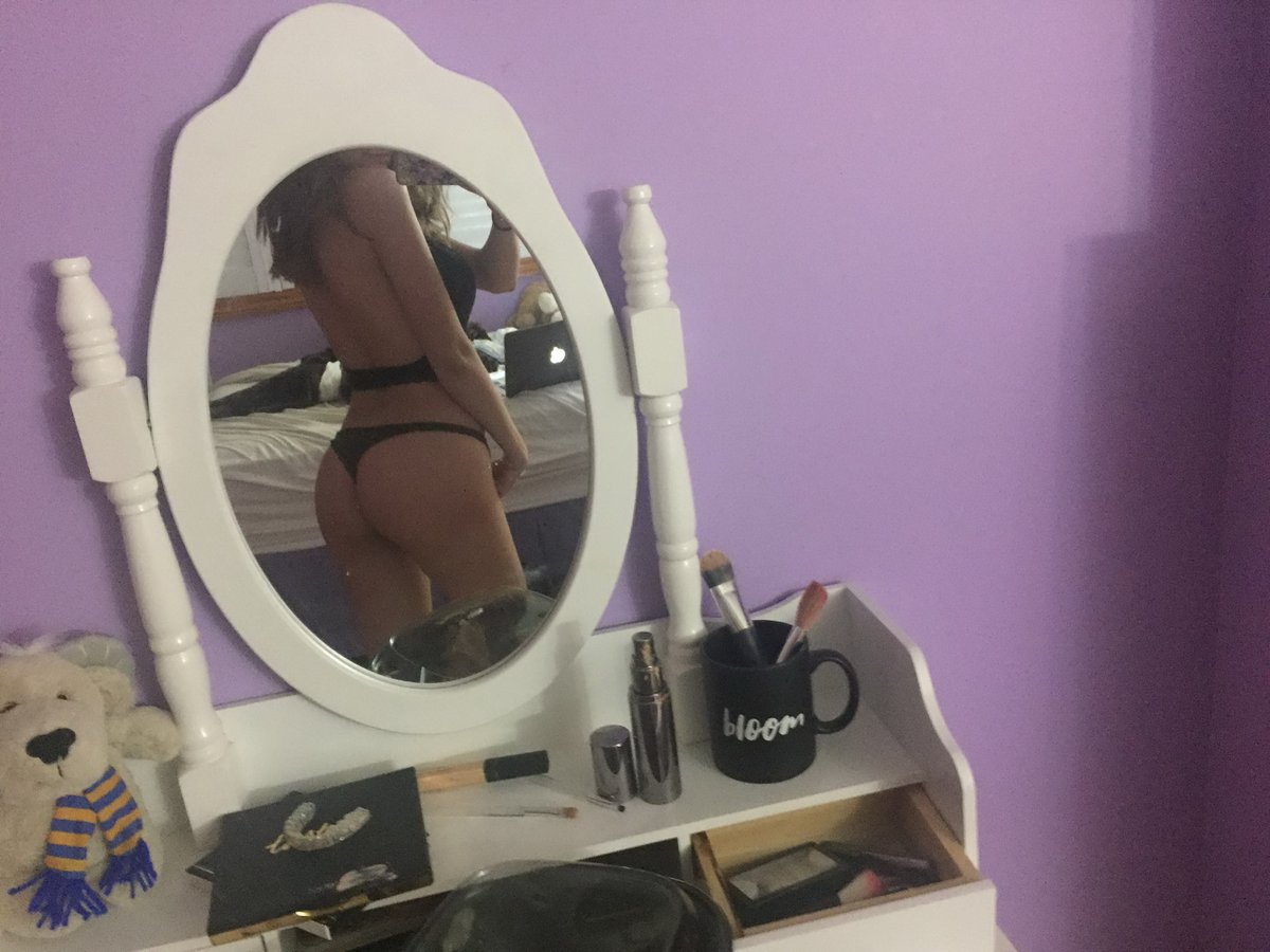 letlaurendoit's tweet photo. Ignore the bad quality and enjoy my ass in my favourite set xx #horny #cumslut https://t.co/cgQmHEGroM
