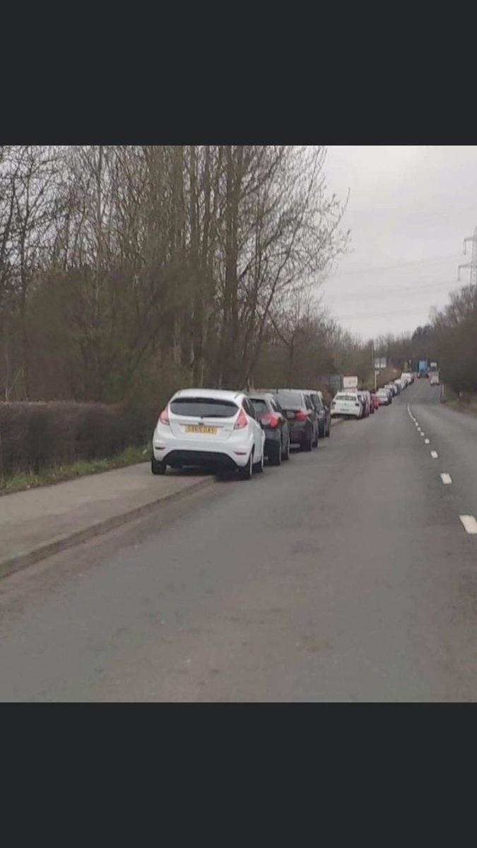 christymccx's tweet photo. @nlcpeople drumpellier today . No spaces in car park so this is the outcome ? Not long before this area is riddled with covid-19!!! People are not taking this seriously. !!! https://t.co/4DxTZmp7zB