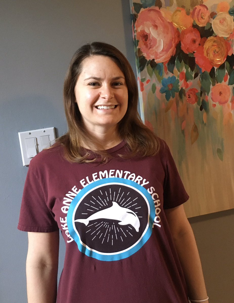 MsErath_LAES's tweet photo. Happy Friday! Showing off my Lake Anne Spirit! Missing my @LakeAnneES family! #dolphinpride #VirtualSpiritWeek https://t.co/husiENxBrv