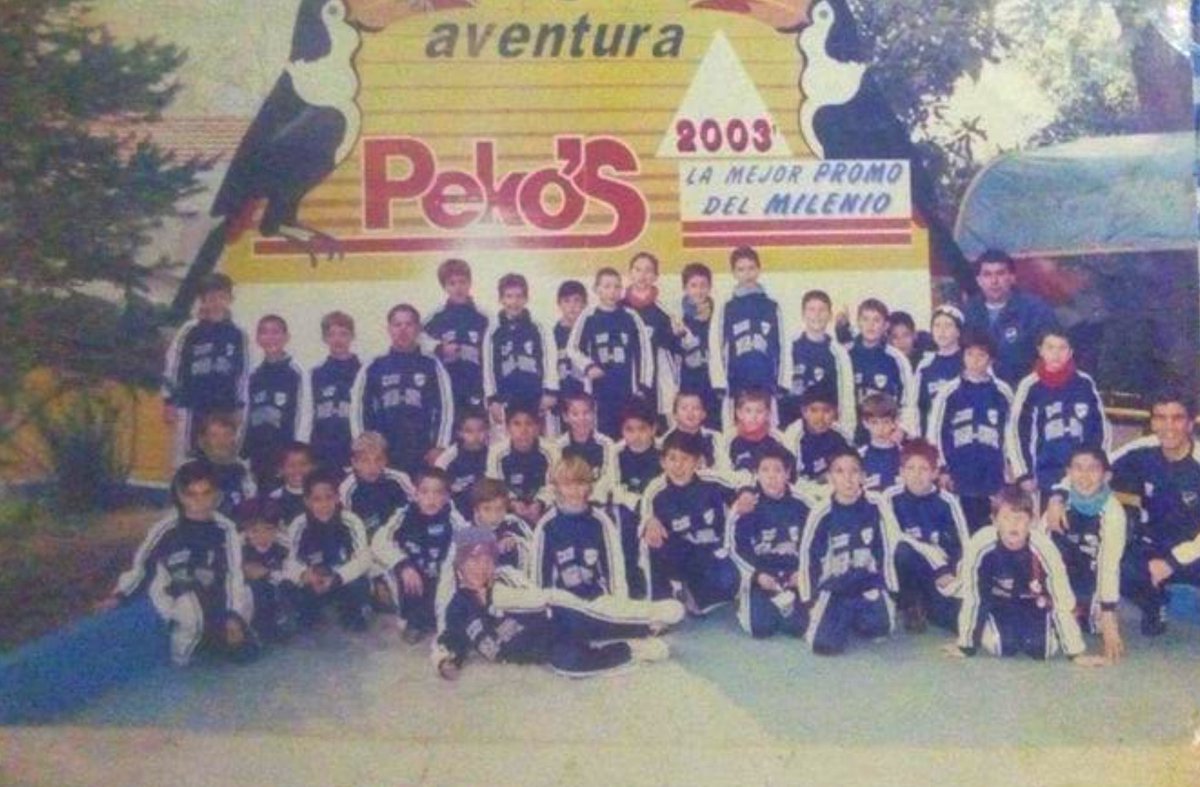 clubbenhur's tweet photo. 🐺 #Los80DeLaBH. Compartimos más fotos de #BenHur. Las #Cat1994, #Cat1996, #Cat1999 y #Cat2001. #Gracias.
8️⃣0️⃣ #Aniversario 🎉
#QuedateEnTuCasa 💪
👉 Mandanos tu #Foto 📸
#VamosLobos 🔵⚪🔵 https://t.co/TnwpBPGuNn