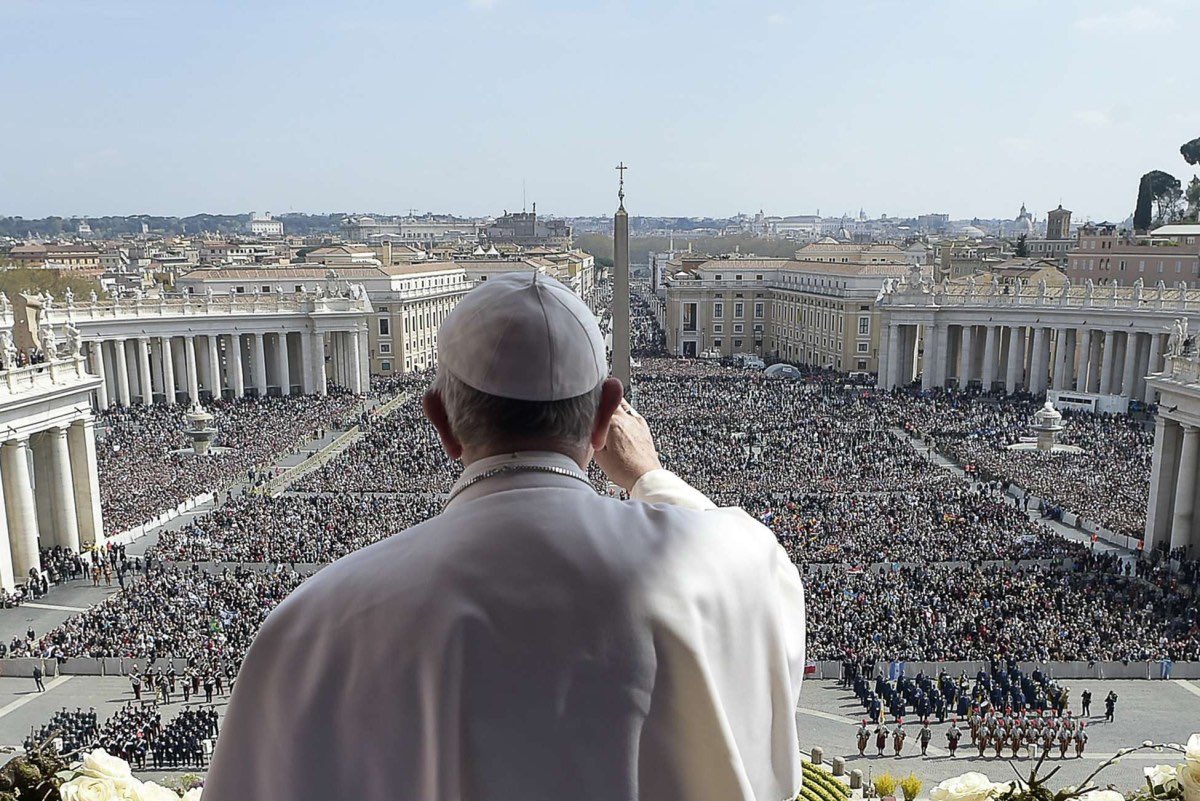 TresorPublic's tweet photo. Avant / Après #COVID2019 #coronavirus #PapaFrancesco https://t.co/TqlzwRIjc4
