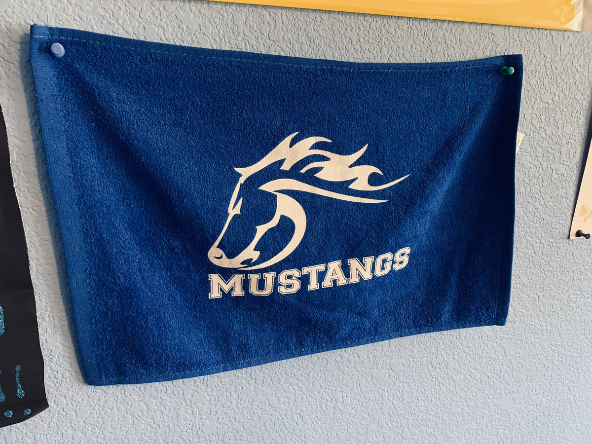 TuckerHudson6's tweet photo. #MHHSatHome #mhhsclass2022 #mustangfriday Thumbs up for spring break! https://t.co/uKCFOEaG9n