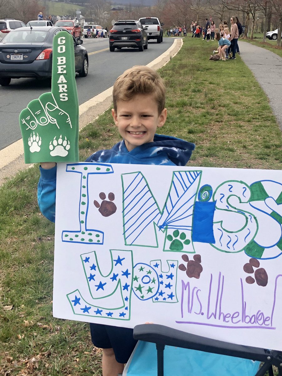 sharonbean76's tweet photo. Love our school - Round Hill Elementary!  Thanks so much to all of the teachers that came out today for the teacher parade.  It means so much to the kids who miss you terribly. Glad to see everyone maintaining proper social distancing!  @RoundHillES @MrsWheels2nd https://t.co/OOXT9qvj7I