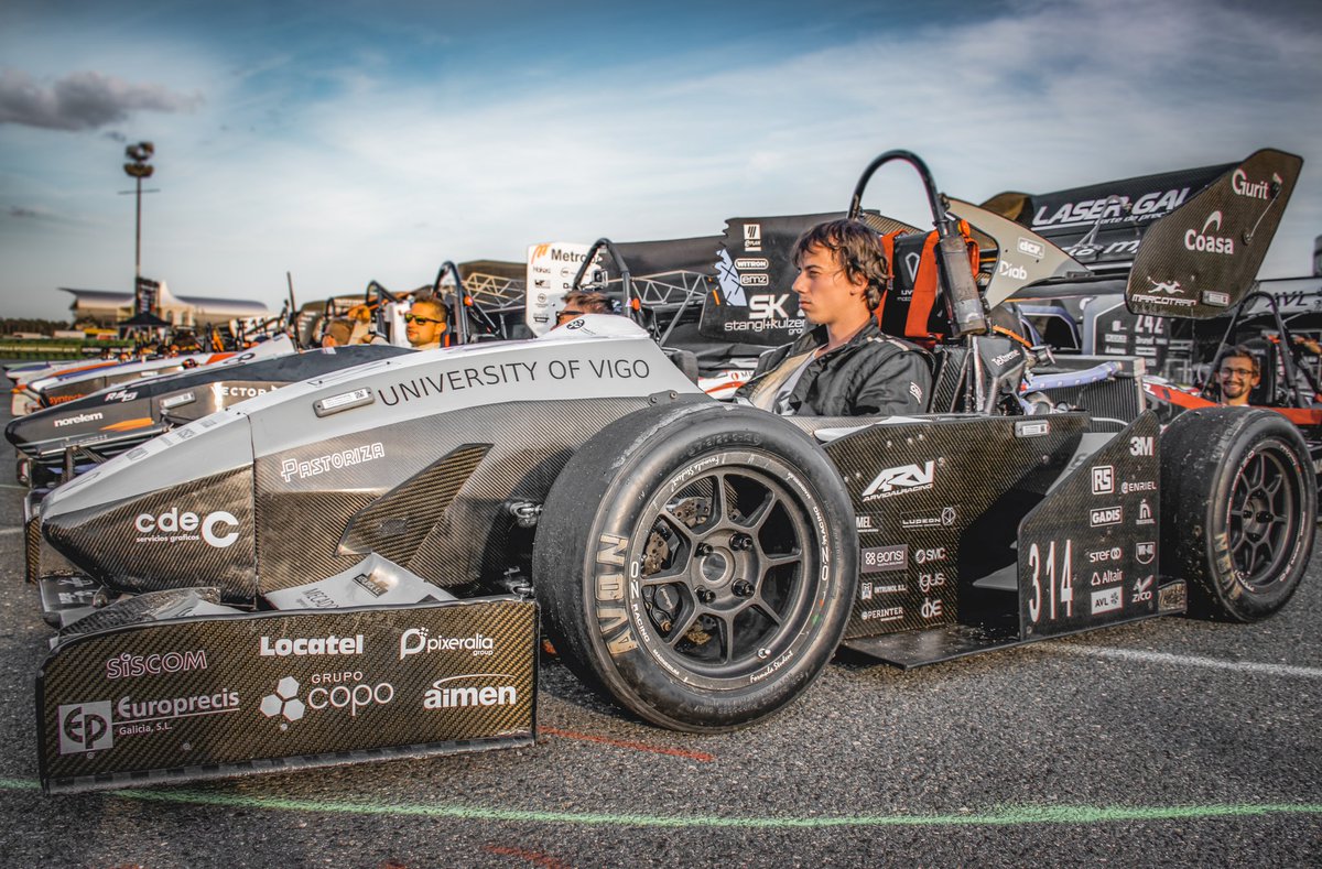 UVigoMotorsport's tweet photo. Sentimos mucho comunicaros que, debido a la situación actual provocada por el COVID-19, la Formula Student Germany ha decidido cancelar la competición programada para este verano por el bienestar de todos.
#formulastudent #fss #formulastudentgermany #germany #formula #racecar https://t.co/pMUqerGN7A