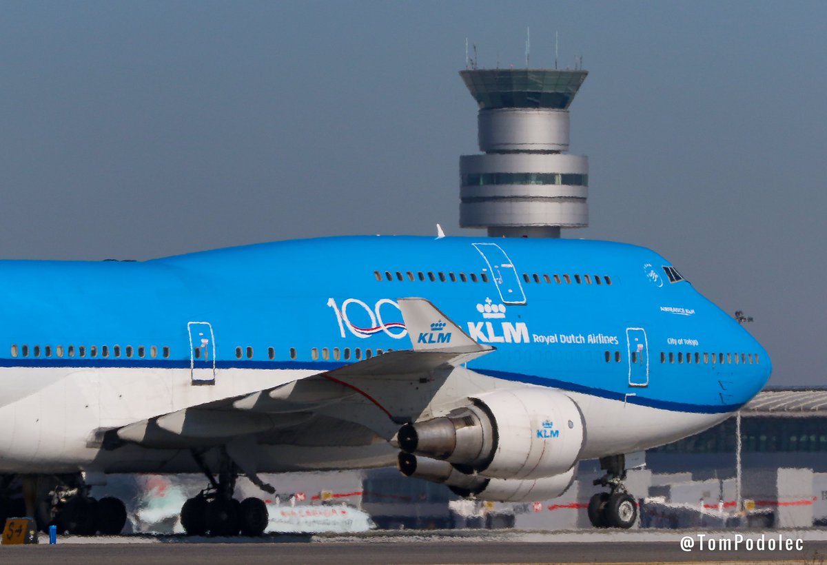 TomPodolec's tweet photo. PHOTOS KLM #KL691 arriving in Toronto from Amsterdam. Sadly this is likely the last flight to YYZ for their #QueenOfTheSkies as they are set to be retired within days.
PH-BFT Boeing 747-400M https://t.co/LeXYXrQvLp