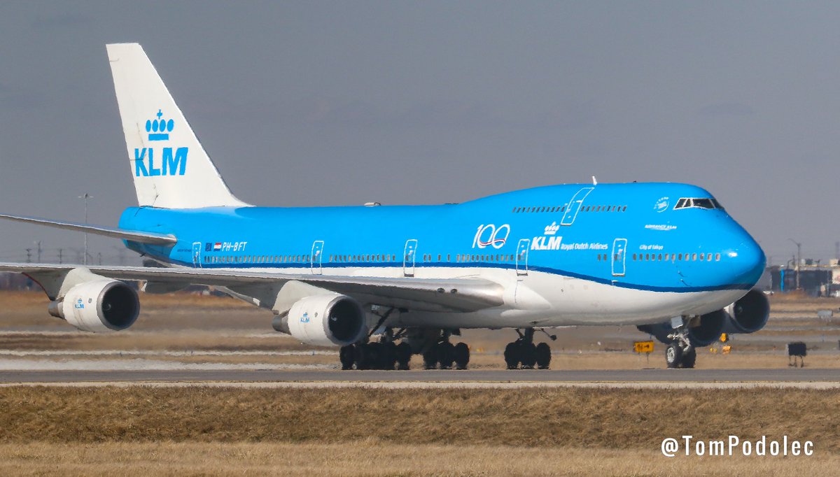TomPodolec's tweet photo. PHOTOS KLM #KL691 arriving in Toronto from Amsterdam. Sadly this is likely the last flight to YYZ for their #QueenOfTheSkies as they are set to be retired within days.
PH-BFT Boeing 747-400M https://t.co/LeXYXrQvLp