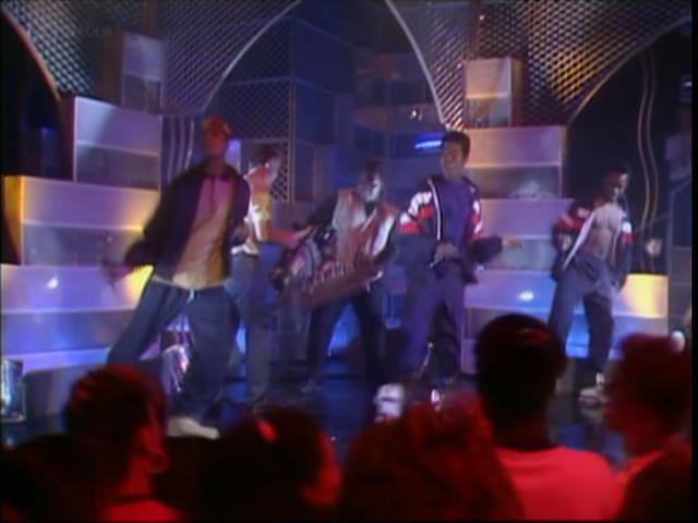 TelevisionVault's tweet image. See the cameraman's joining in the fun...! 📹 #DMob #LRS #ItsTimeToGetFunky #ItsItsTimeToGetFunky #TOTP #TOTP89