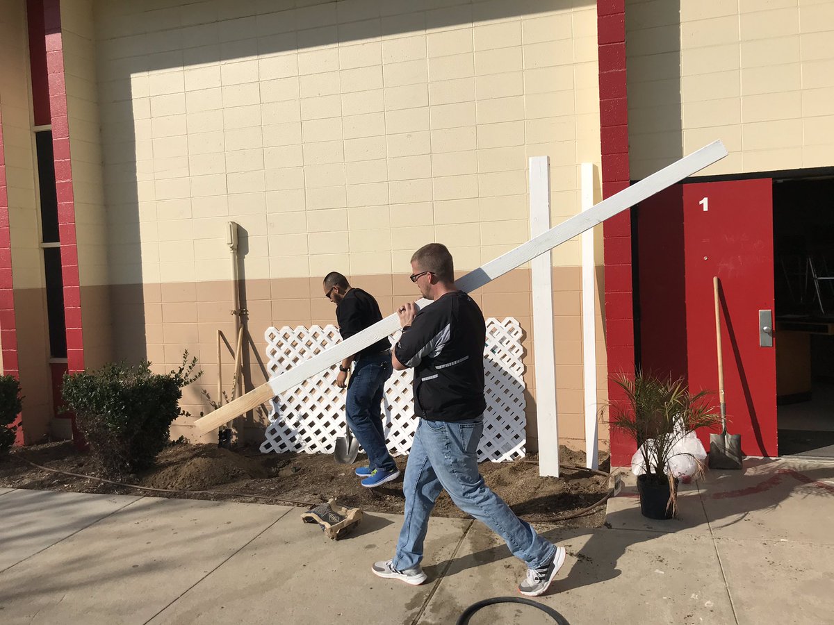 Missing my classroom and these Amazing trellises that Mr. Lopez and Mr. Derrick helped the garden club put together!!! Can’t wait to get back to school so we can start planting!!! <a href="/McfarlandHigh/">McFarland HS Early College</a> @CoachJDerrick <a href="/Mr_Brian_Bell/">Brian Bell</a>