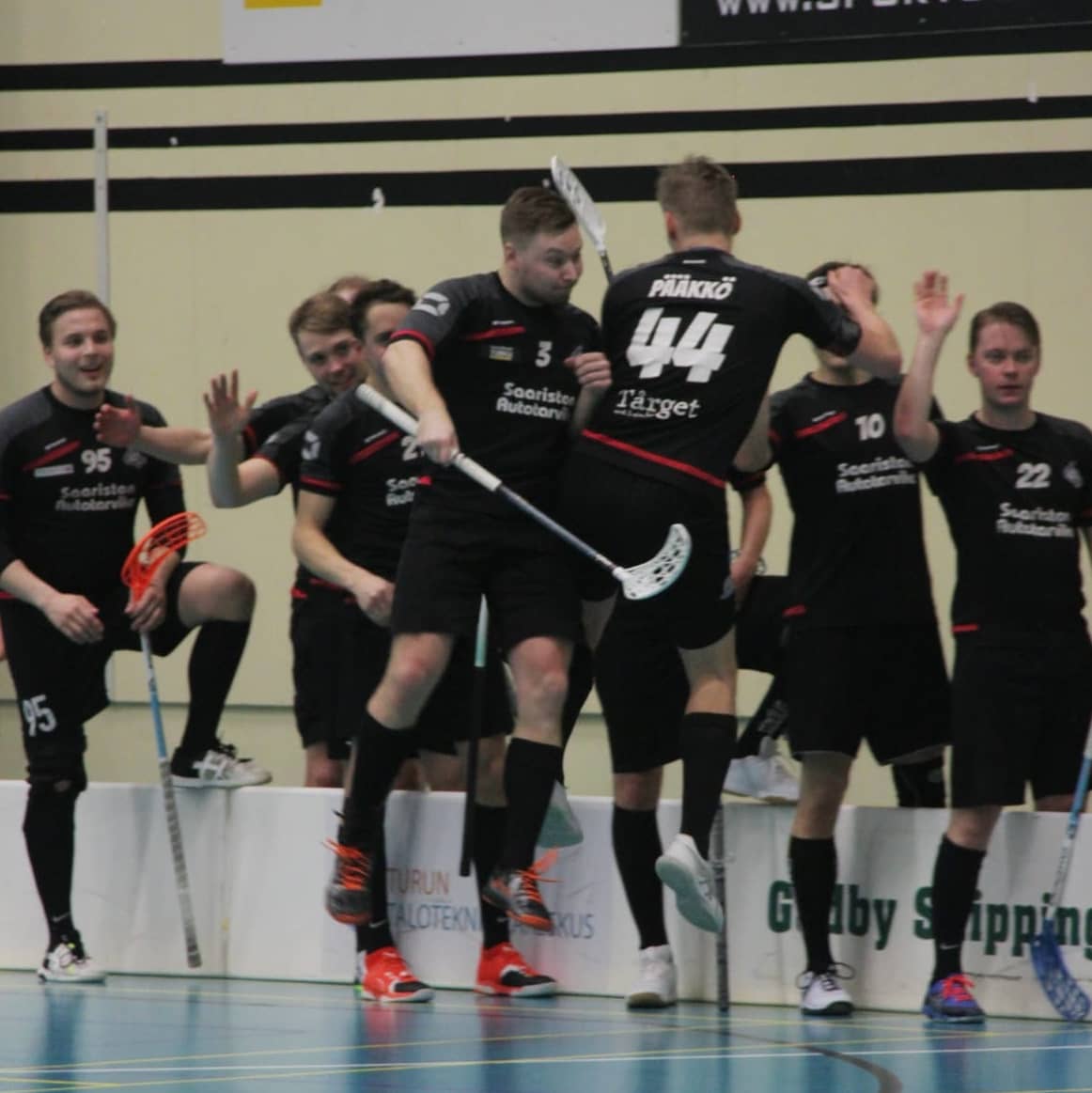 SC_Wolves's tweet photo. SUOMISARJAAN!

Seurahistorian 13. sarjanousu varmistui tänään, kun Salibandyliitolta tuli vahvistus, että SC Wolves nousee ensi kaudeksi sarjaporrasta ylemmäs!

#SCWolves #SB2div #salibandy #Suomisarja #HalaSusi https://t.co/vnjlvdJyOp