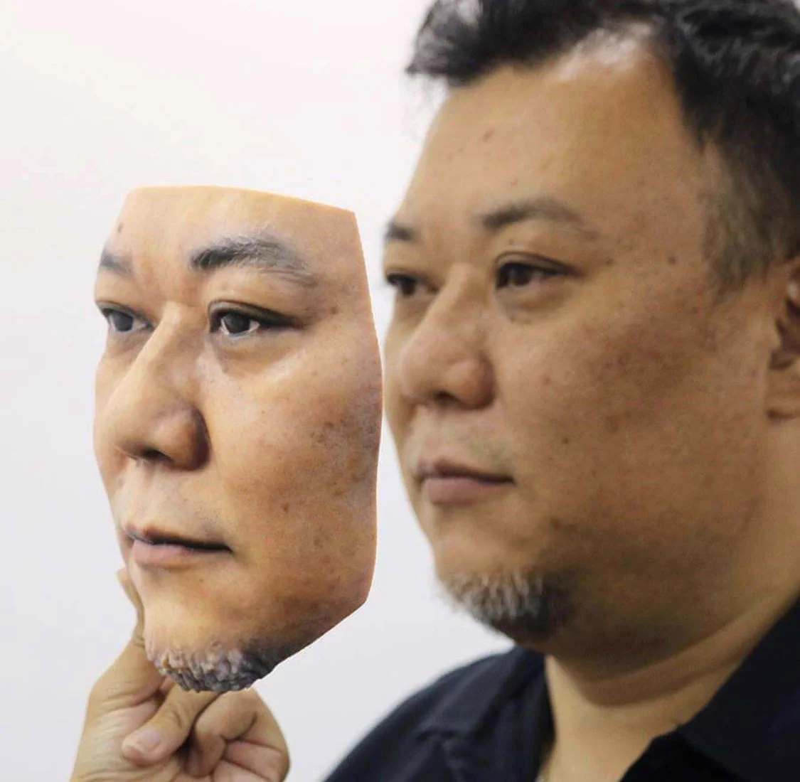 これで大丈夫？3Dプリンタでマスク作った。いやいや、そっちのマスクか！
