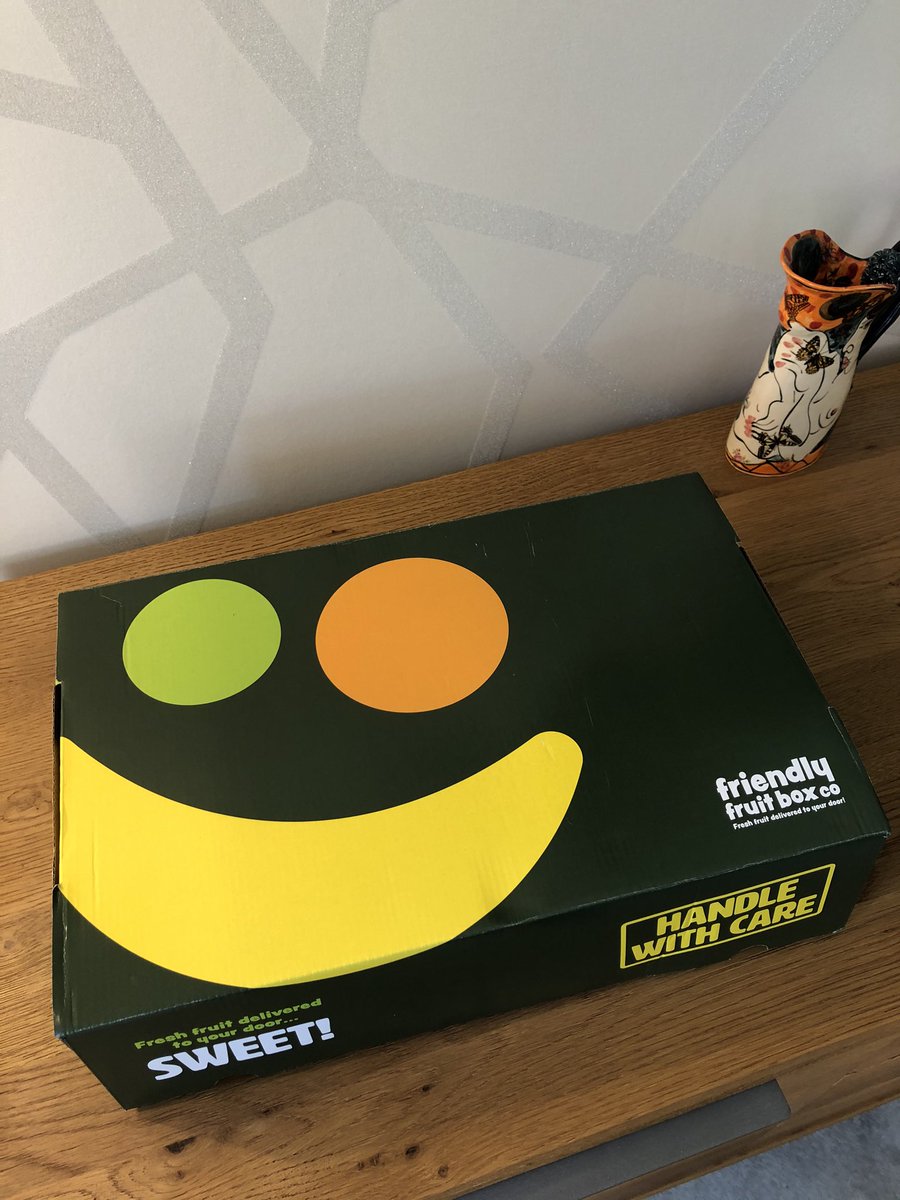 jlballinteriors's tweet photo. Giving our immune system a boost with fresh fruit! Delivered to the door by the Friendly Fruit Box Company. https://t.co/wsWfUFk1Nw https://t.co/jkw4TiTlca
